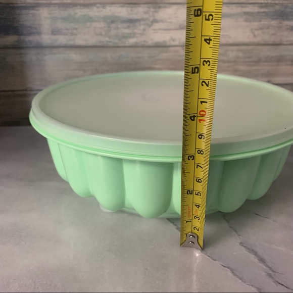 Vintage Tupperware Jello Gel Wreath Mold - Picture 6 of 8
